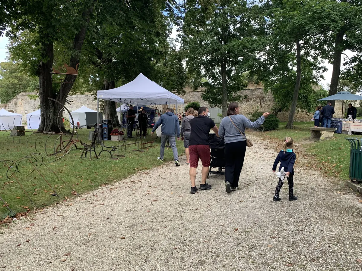 Marché du terroir et de l'artisanat à Creully