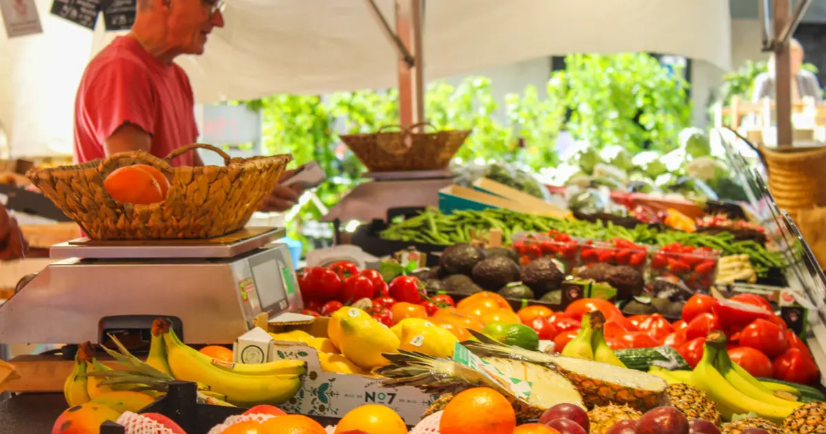 Marché du vendredi à Ribérac 2025 : date, horaires, exposants