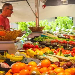 Marché du vendredi à Ribérac