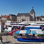 Marché estival semi nocturne
