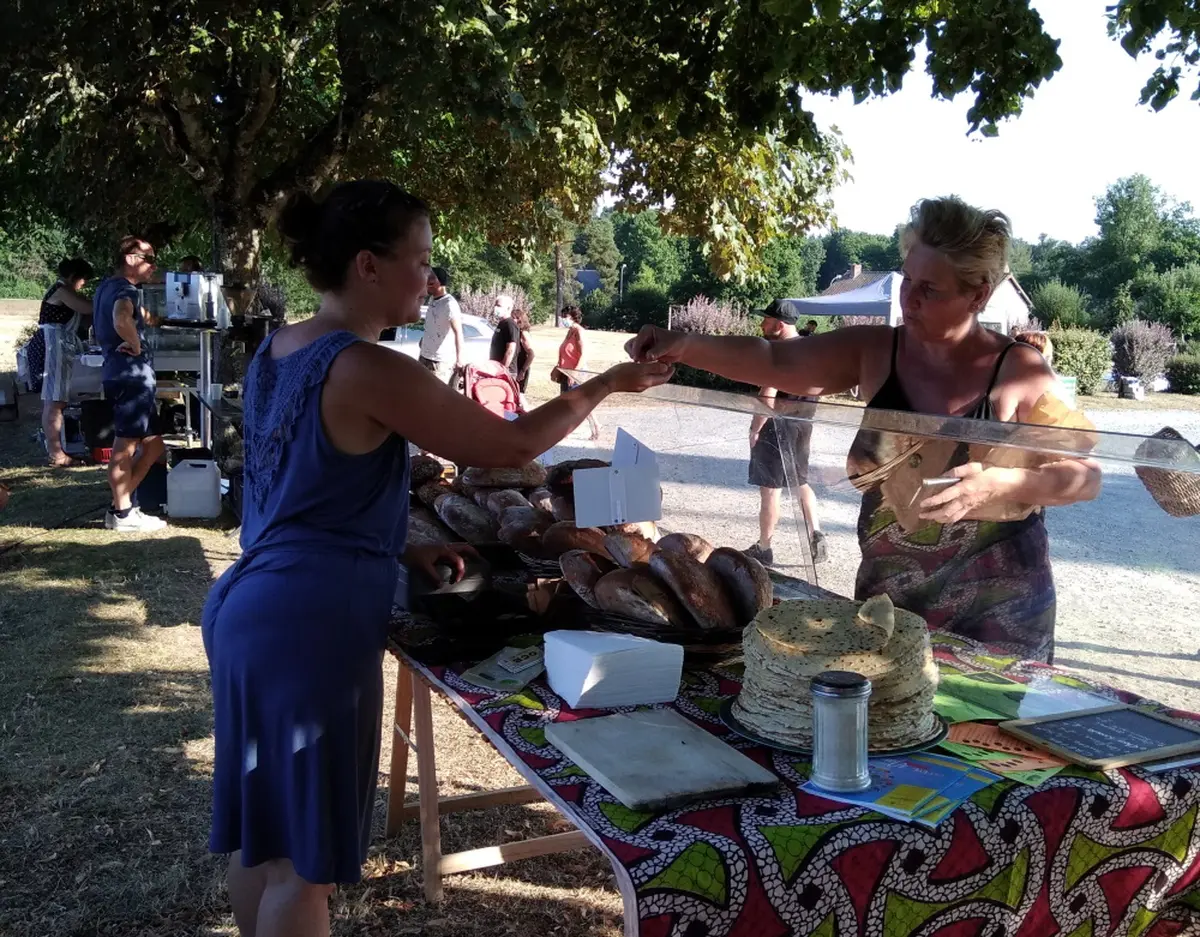 Marché fermier semi-nocturne à Gorre et concert gratuit