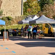 Marché hebdomadaire de Bosmie l'Aiguille