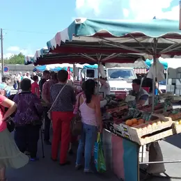 Marché hebdomadaire de Moulins-Engilbert