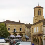 Marché hebdomadaire du mardi matin à Sauveterre-de-Guyenne