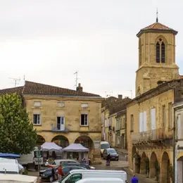 Marché hebdomadaire du mardi matin à Sauveterre-de-Guyenne