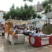 Marché nocturne de Cassis