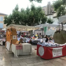 Marché nocturne de Cassis