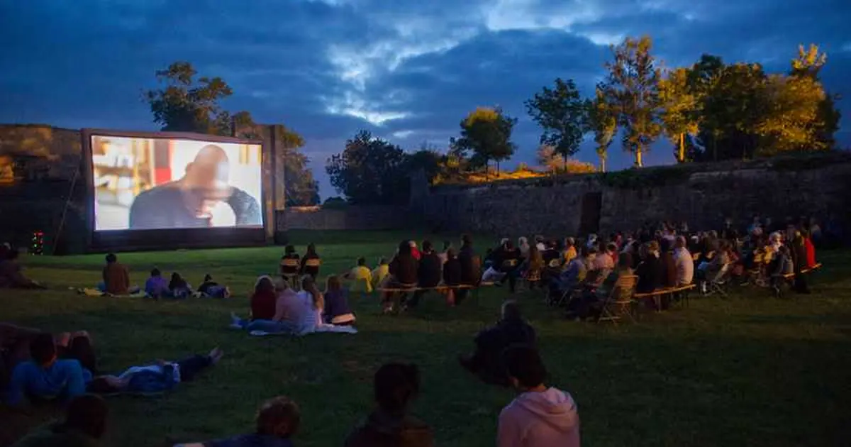 Marché nocturne et cinéma de plein air à Blaye