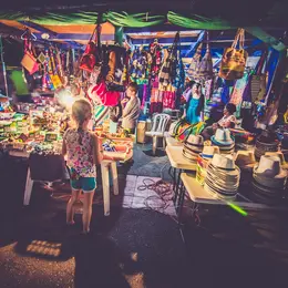 Marché Nocturne - été Indien
