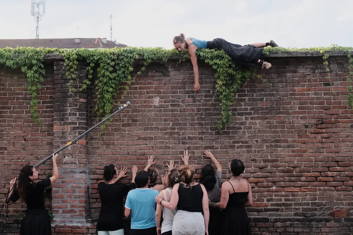 Marche performative Le lichen prend racine comme Rosa prend le bus : Radicelle et soirée musicale