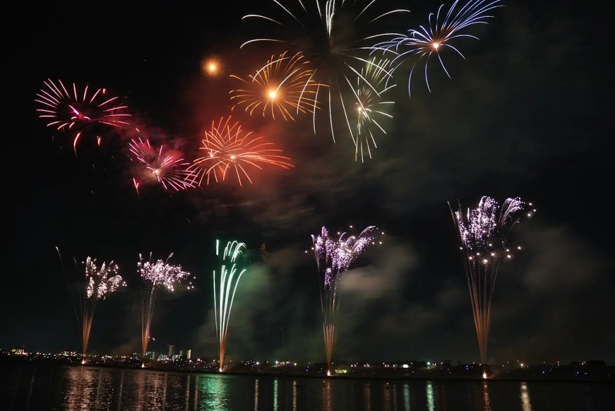 Marché pique-nique et feu d'artifice