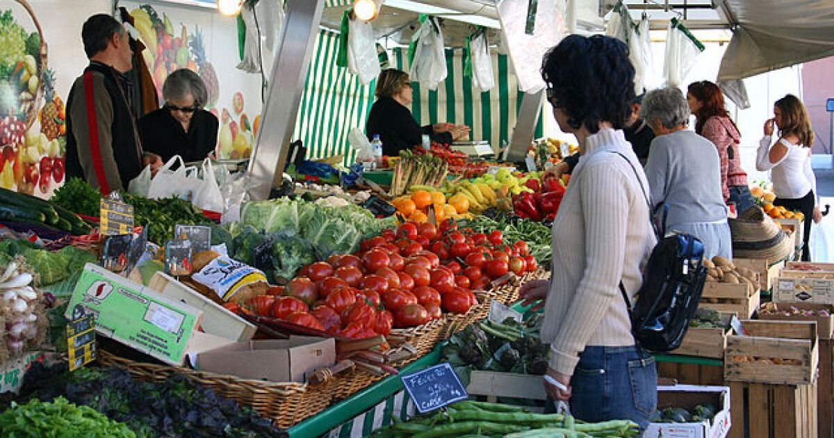 Jour De Marché Aux Alentours De Vias