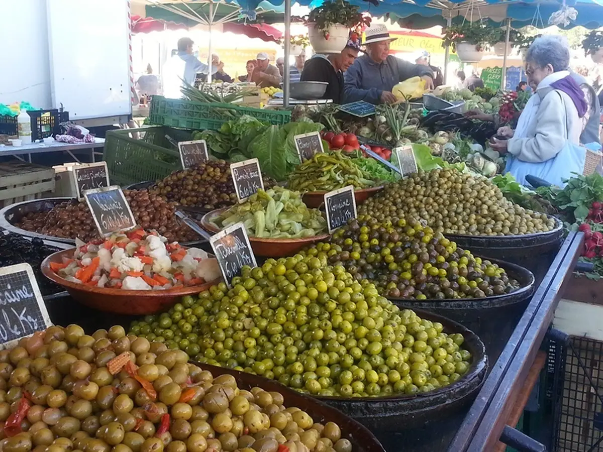 Marché Traditionnel De Balaruc-Les-Bains