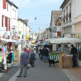 Marché traditionnel de Castillonnès
