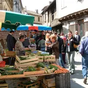 Marché traditionnel du dimanche