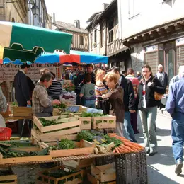Marché traditionnel du dimanche