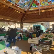 Marché traditionnel du dimanche