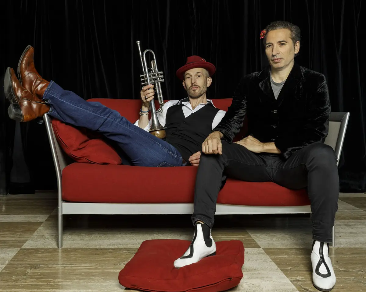 Israel Galv&aacute;n & Michael Leonhart