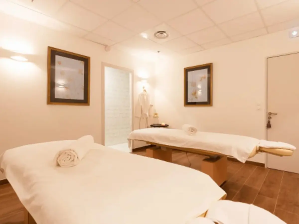 Massage au Spa de l'Hôtel Renaissance Paris St Cloud (92)