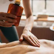 Massage aux huiles de Carthame à Paris 11ème