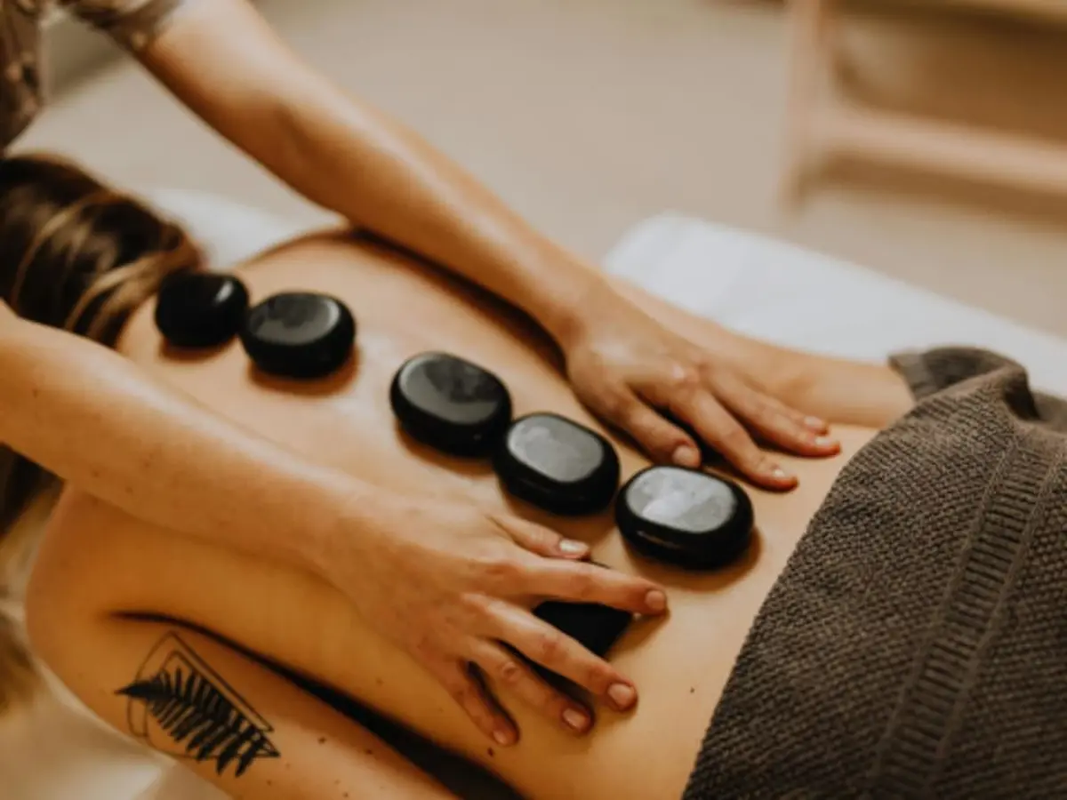 Massage aux pierres chaudes à Bordeaux (33)