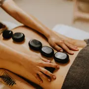 Massage aux pierres chaudes à Bordeaux (33)