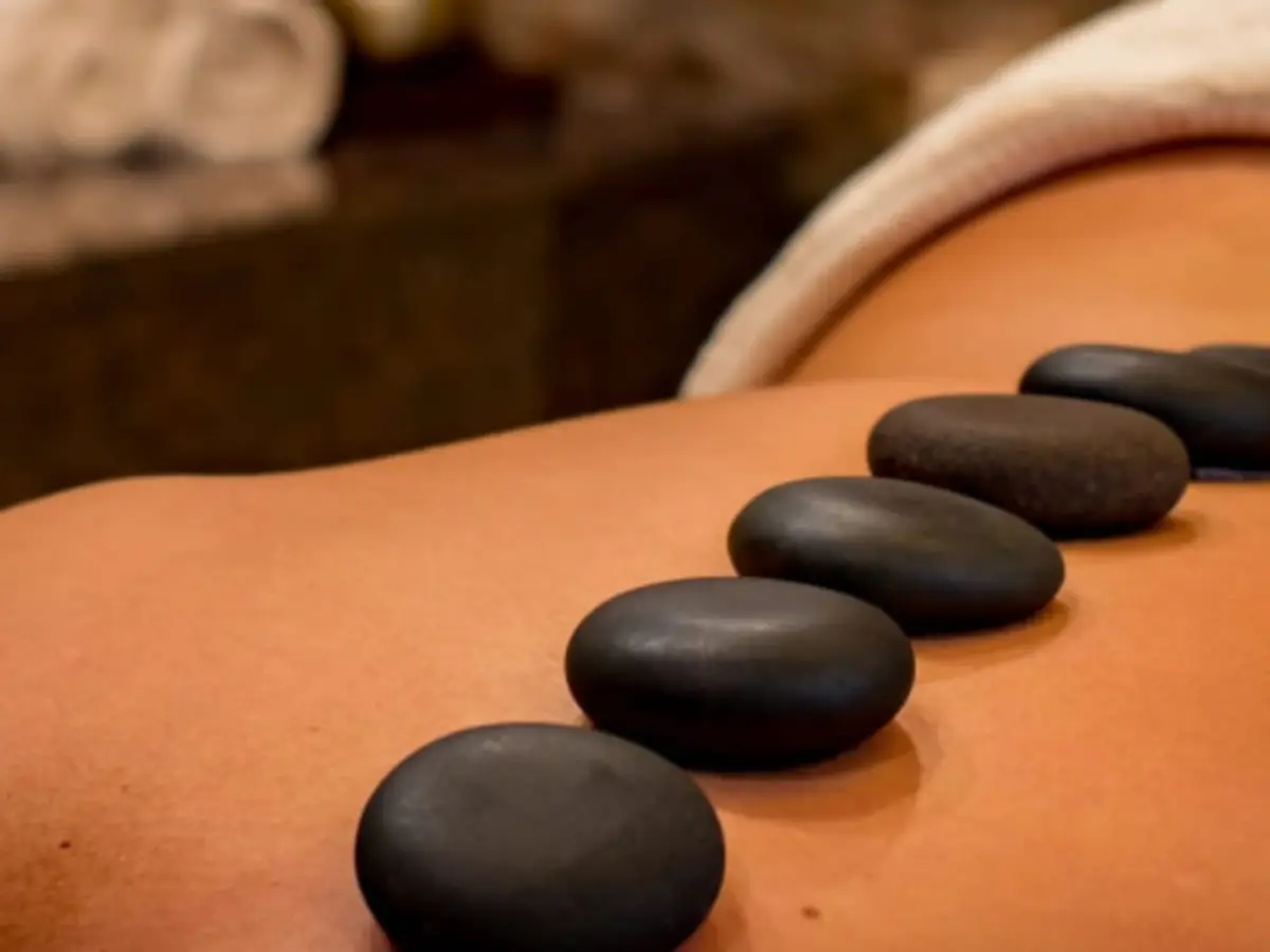 Massage aux pierres chaudes à Tassin-la-Demi-Lune (69)