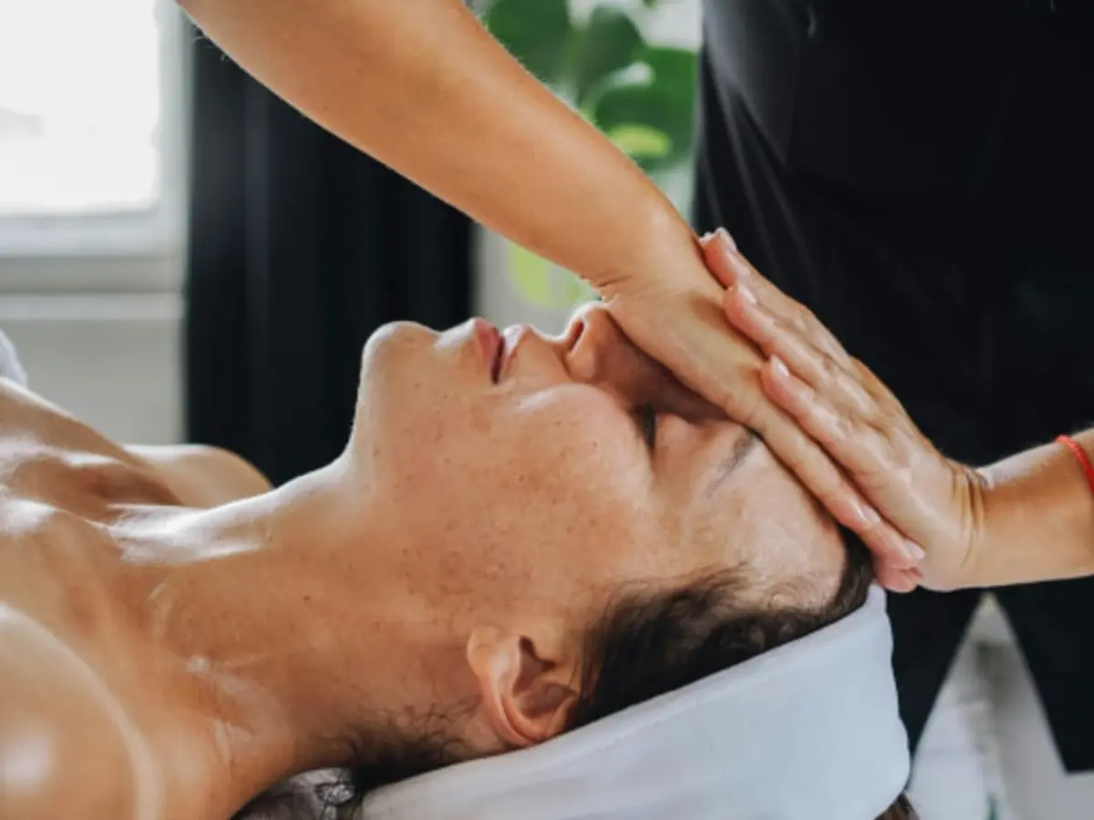Massage du visage & crâne à Bordeaux (33)