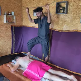 Massage Indien Chavutti Thirumal