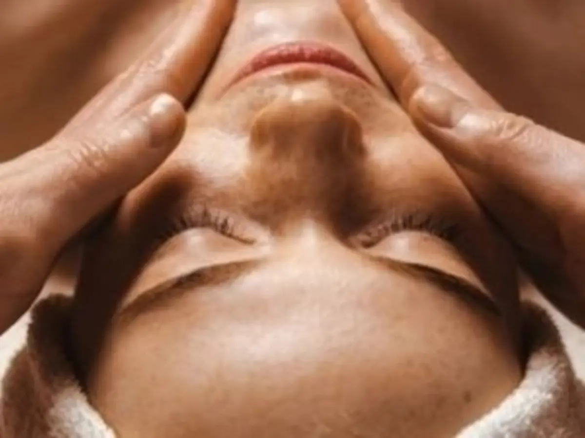 Massage liftant du visage Kobido à Marseille 6ème