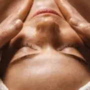 Massage liftant du visage Kobido à Marseille 6ème