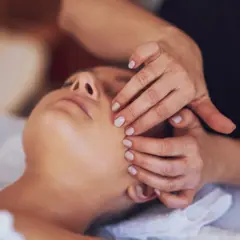 Massage liftant visage, cou & nuque à Montpellier (34)