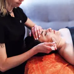 Massage lifting naturel du visage à Marseille (13)