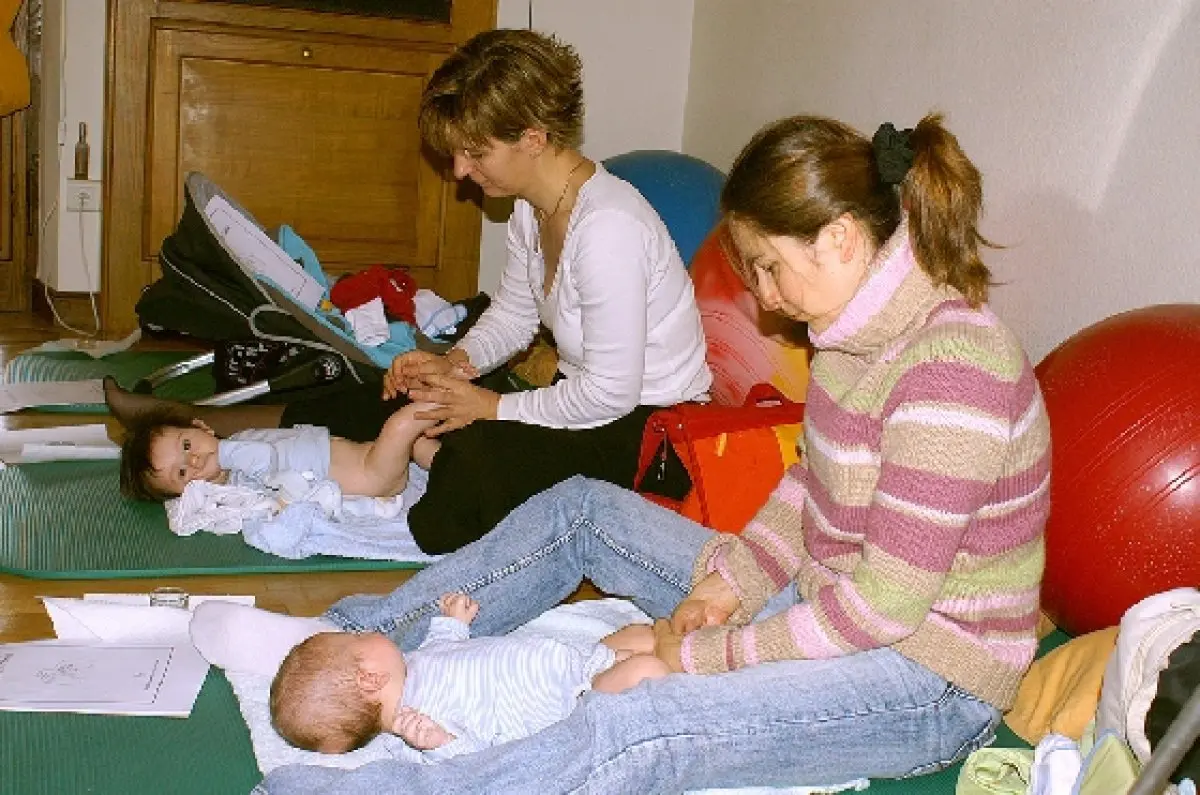 Massage pour les bébés à l'association Accueillir la vie 