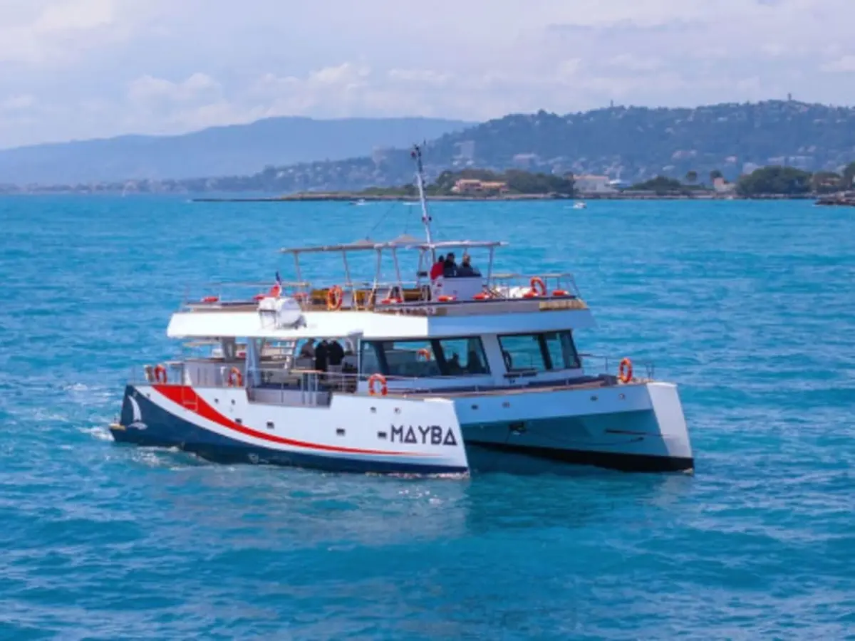 Matinée détente en catamaran depuis Marina Baie des Anges (06)
