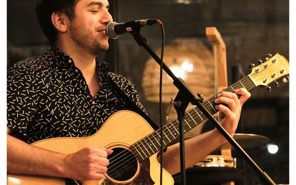 Maxime Roman en concert à la bibliothèque Hergé