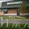 Depuis 2010, le logo de McDonald's et les restaurants se sont parés de vert&nbsp;! &copy; McDonald's France