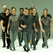 Mellowing, spectacle de Christos Papadopoulos & Dance On Ensemble au Carreau du Temple