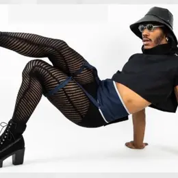 Melodrape, l'habit fait la musique | Performance par Snake HEBI
