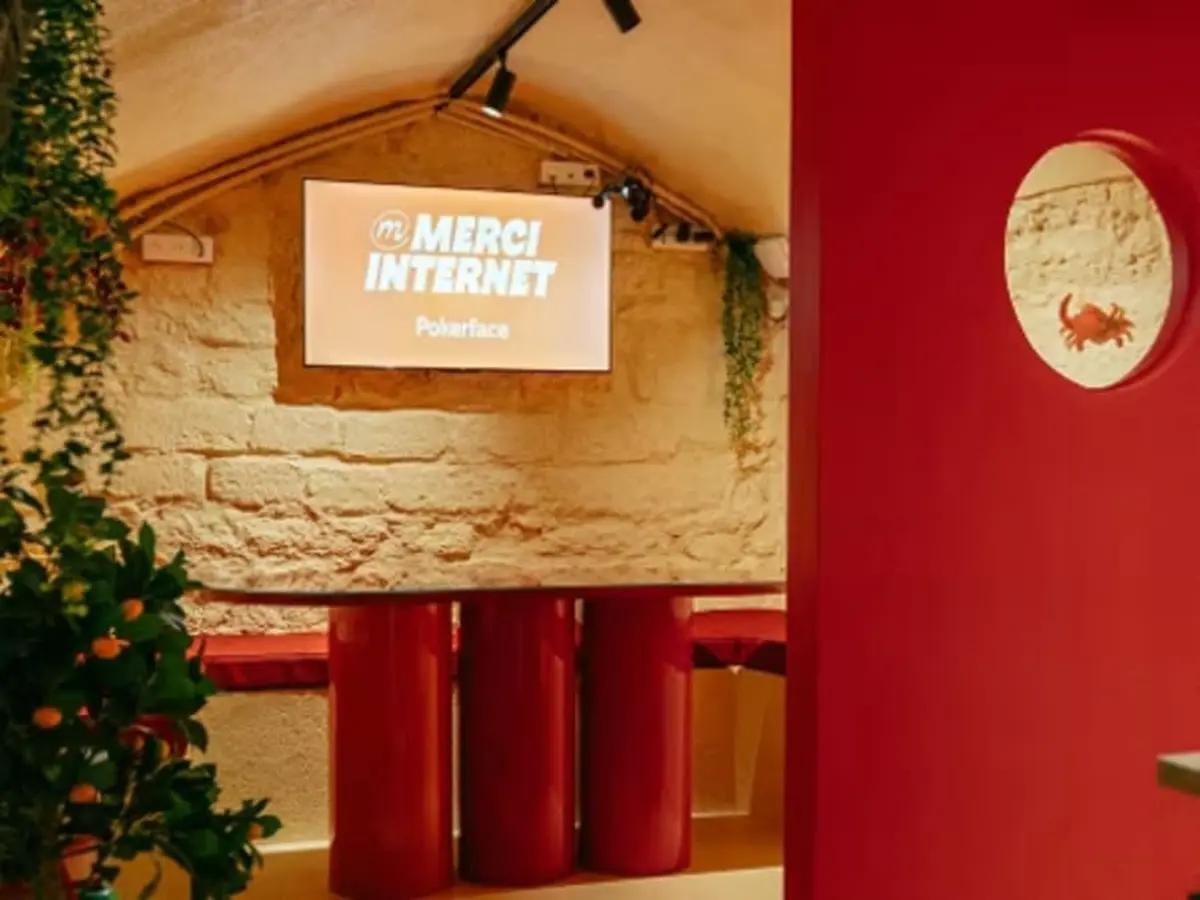 Merci Internet Le meilleur bluffeur à Paris 9ème