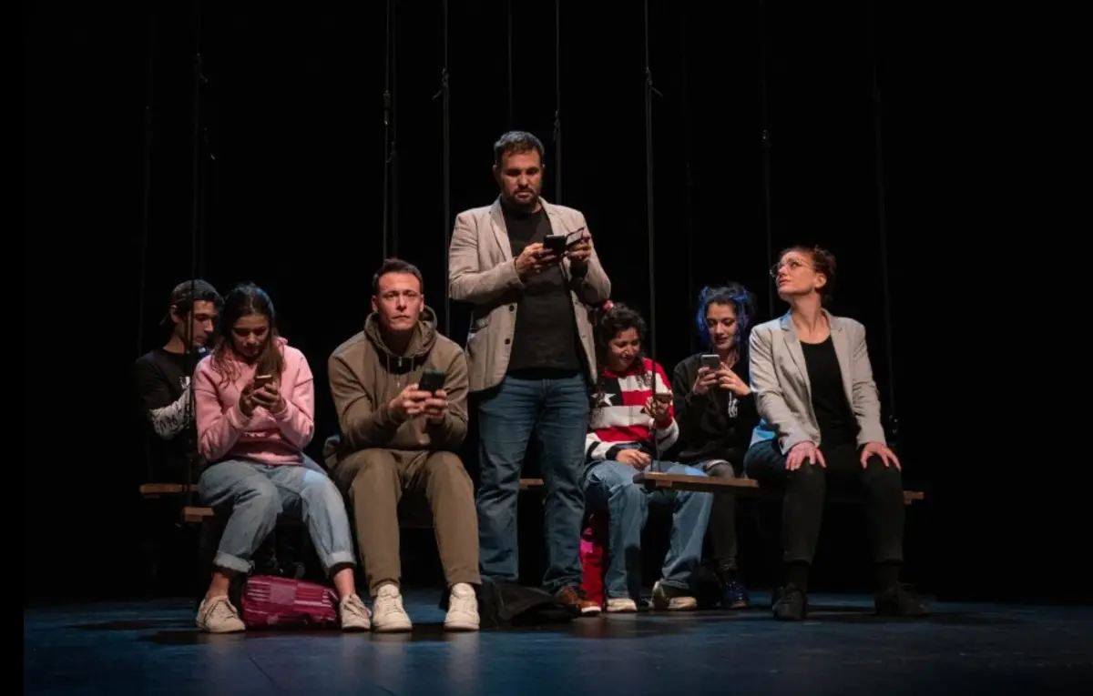 Michelle Doit-On T'En Vouloir D'Avoir Fait Un Selfie à Auschwitz ?