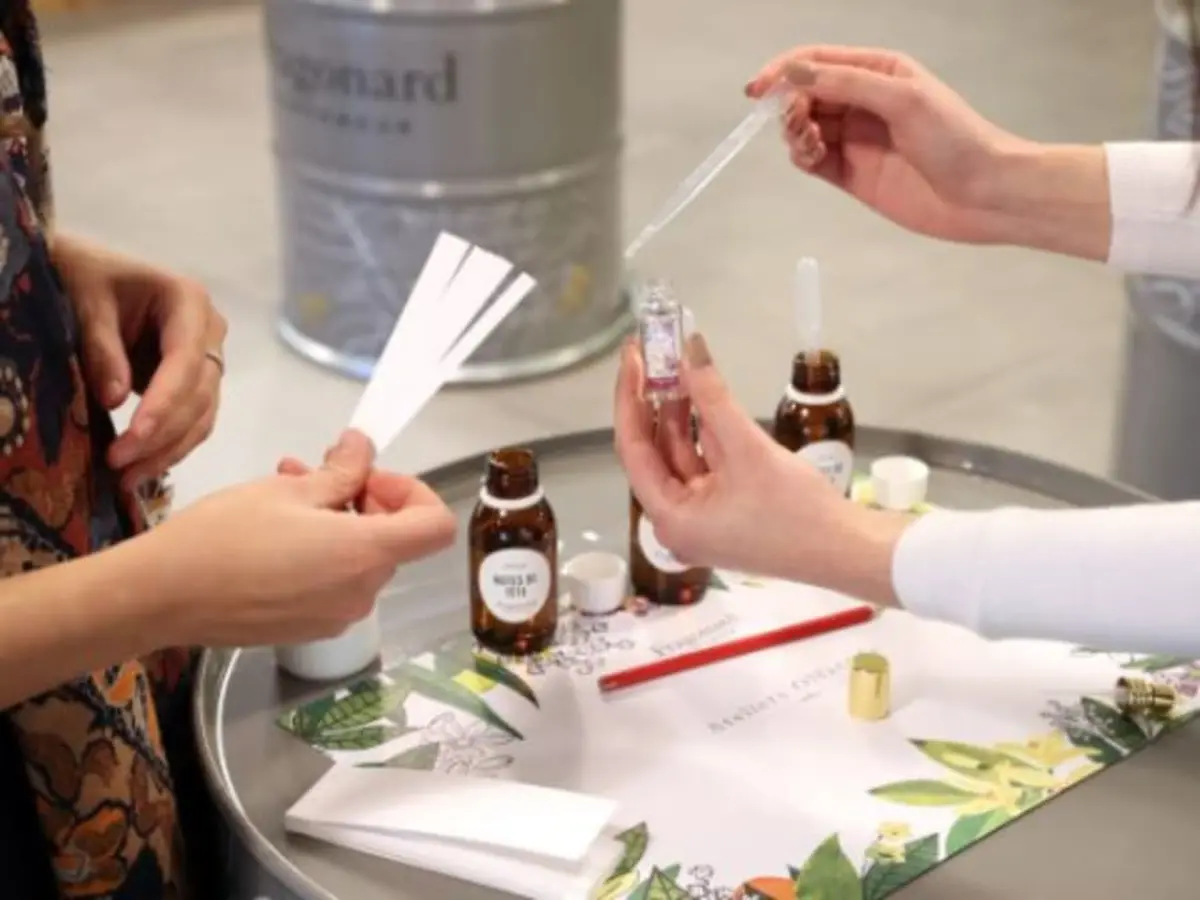 Mini atelier de création de parfum en espagnol à Paris