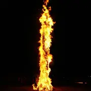 Mise à feu festive du brandon de Noël