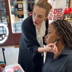 Mise en beauté par une maquilleuse professionnelle à Paris 5ème