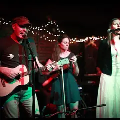 Mishaped Pearls, groupe anglais de folk contemporain
