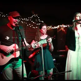 Mishaped Pearls, groupe anglais de folk contemporain