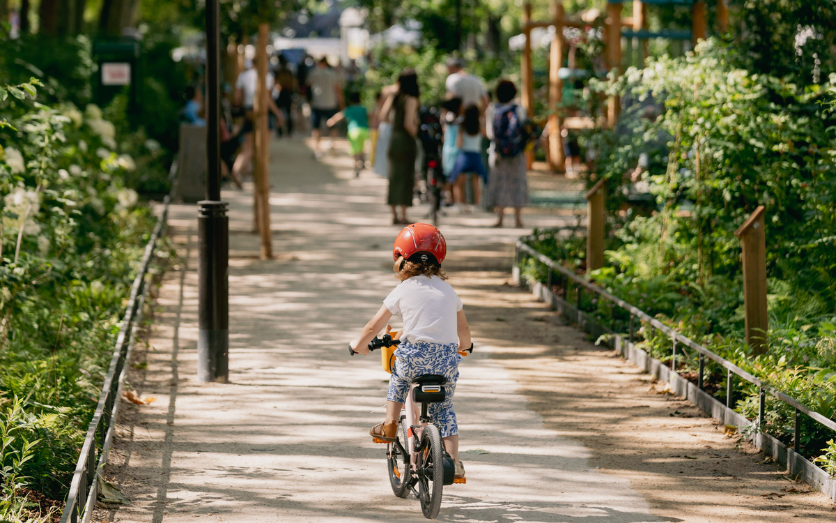 Faire du vélo avec son enfant à Paris