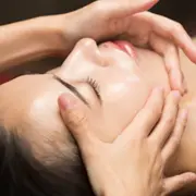 Modelage du visage Kobido aux Pennes-Mirabeau (13)