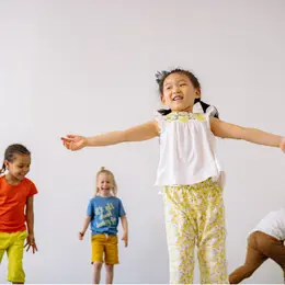 Mom'en Familles - Danse joyeuse