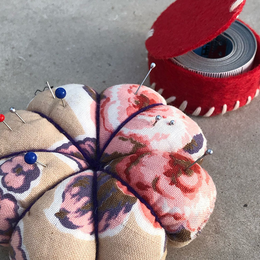 Mon nécessaire à couture : atelier textile en famille autour de l'exposition « L’étoffe de l’artiste »